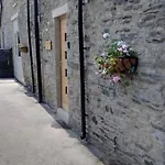 Wensleydale Halls Лейберн