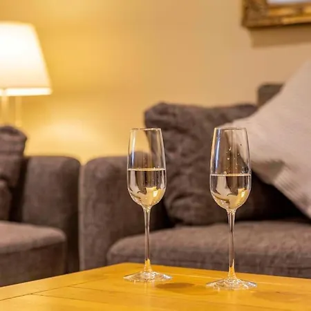 Wensleydale Halls * 莱伯恩